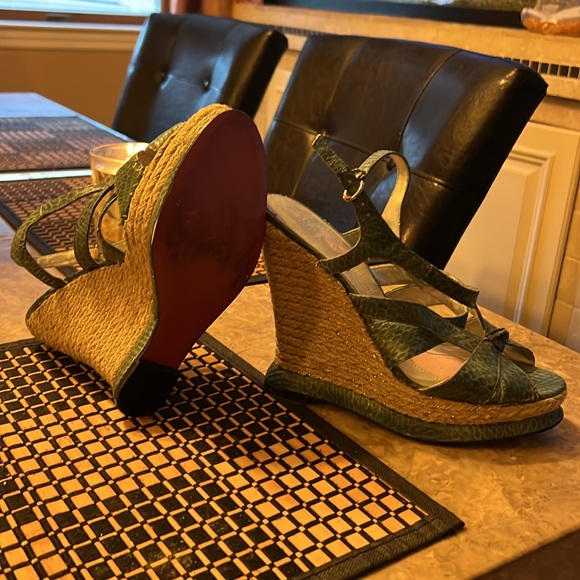 Beautiful Paris Hilton platform shoes color sage green alligator skin - Picture 8 of 8